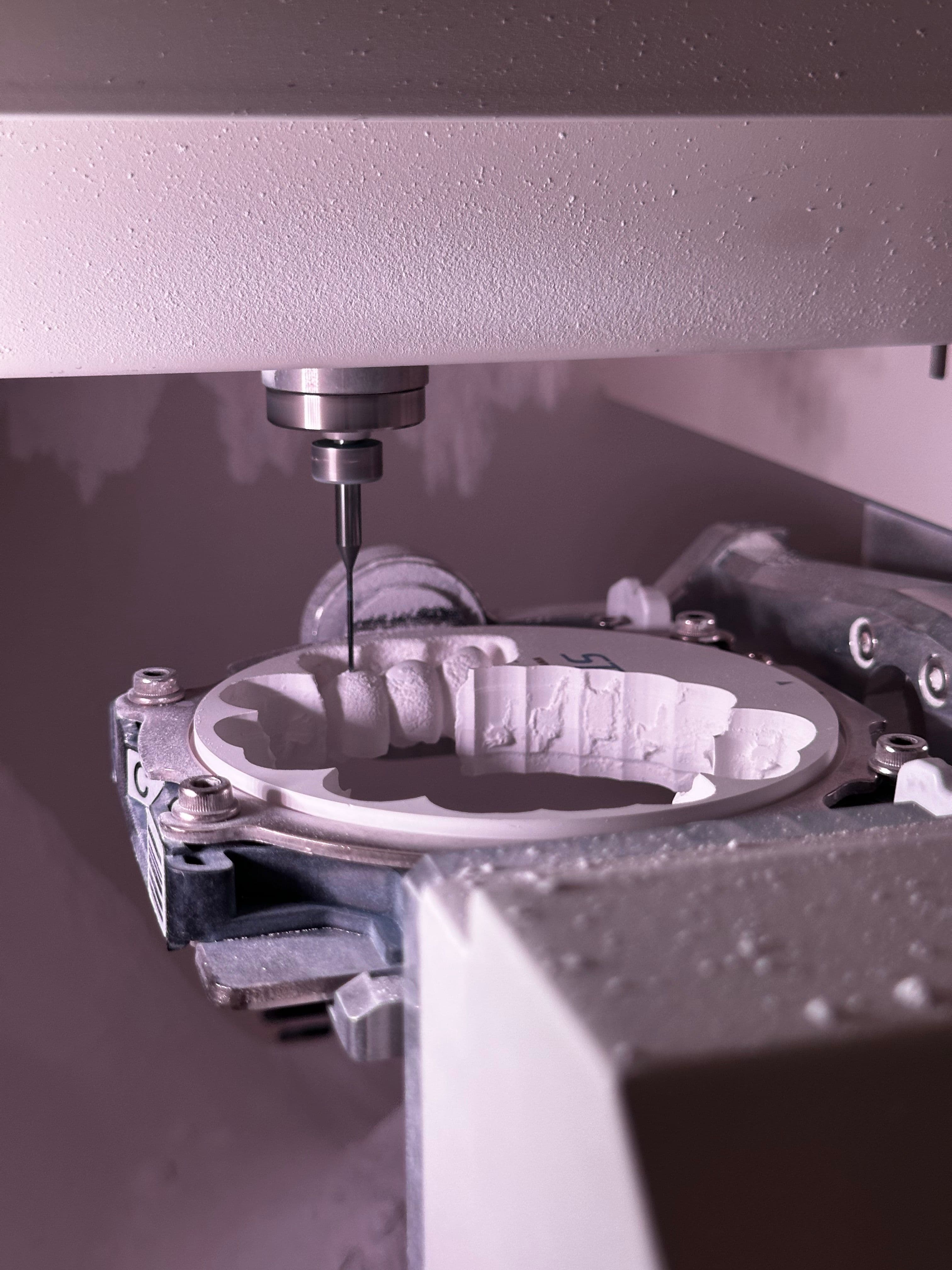 CNC 原型與量產:成本、公差與製程規劃